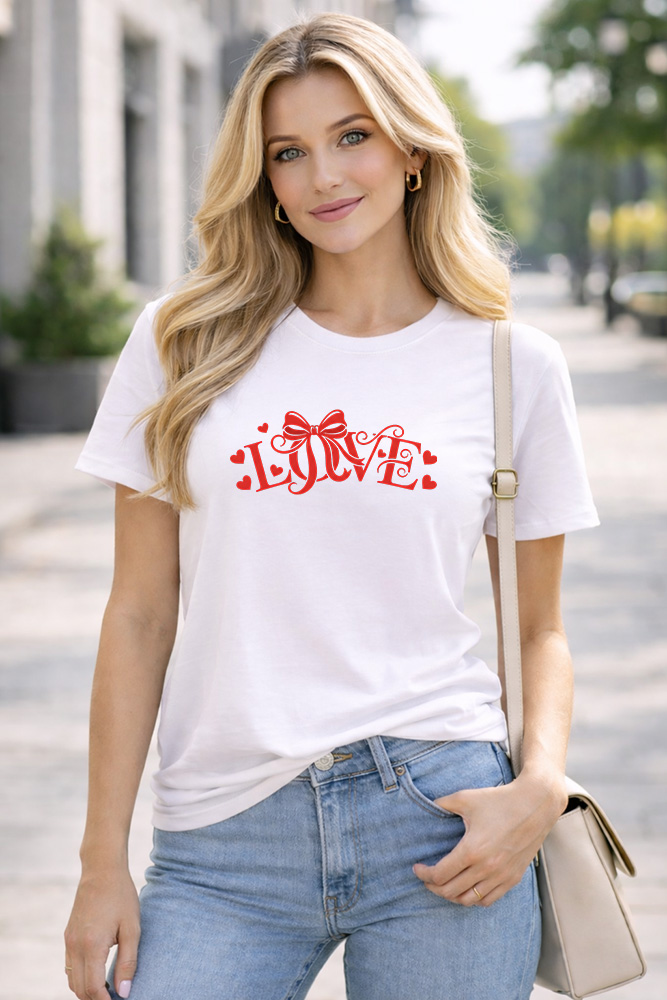 Koszulka z napisem LOVE i kokardą
